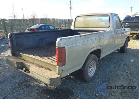 1983 Ford F100 z USA, uszkodzony, nr VIN 1FTCF10Y2DNA53993